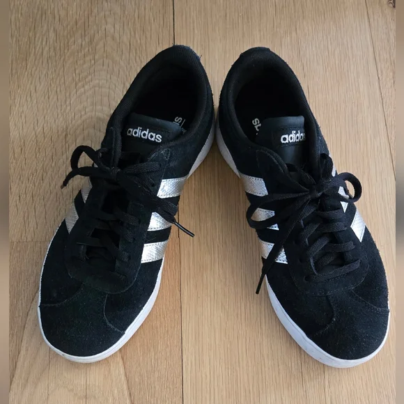 adidas Black Gazelle Sneaker w/metallic Champage/gold Logo Stripes - Picture 2 of 7